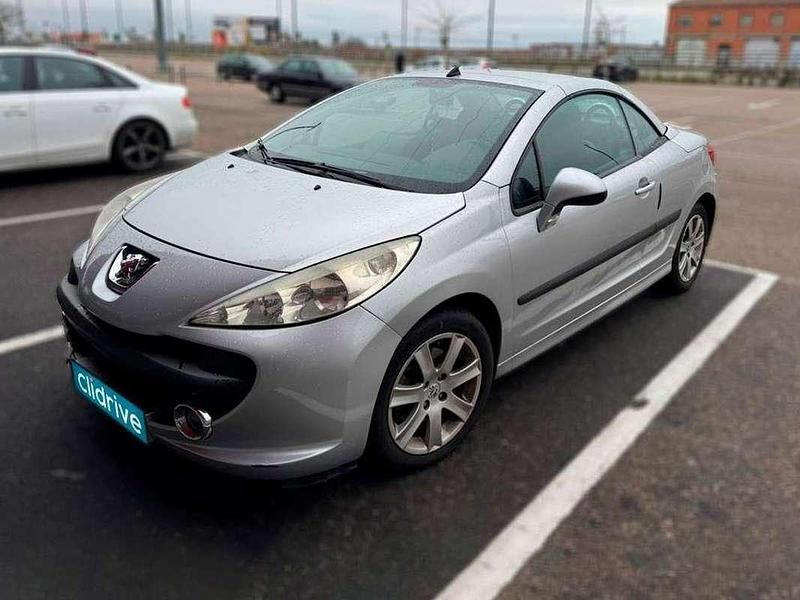 Usado Peugeot 207 CC 120 CV (88 kW) 2007 Gris Descapotable