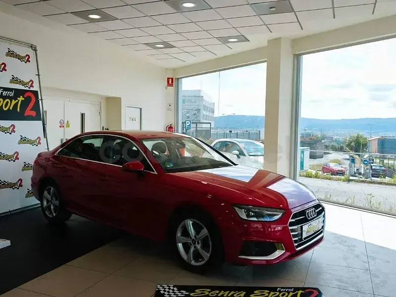 Usado Audi A4 Advanced Plus 163 CV (119 kW) 2021 Rojo Berlina