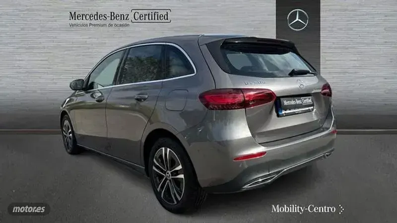 Usado Mercedes B250 217 CV (159 kW) 2024 Gris Utilitario