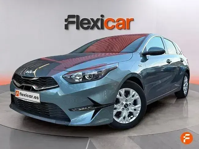 Usado Kia Ceed 120 CV (88 kW) 2022 Verde Utilitario