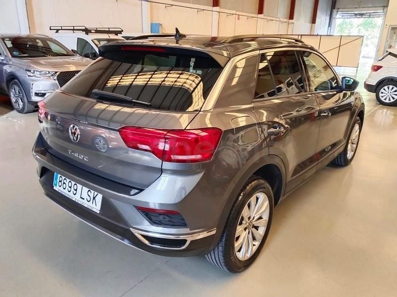 Usado VW T-Roc Advance 150 CV (110 kW) 2021 Gris / plata SUV