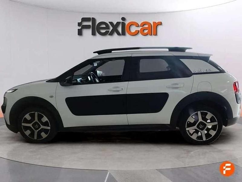 Usado Citroën C4 Cactus Feel 82 CV (60 kW) 2017 Blanco Utilitario