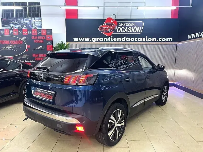 Usado Peugeot 3008 Allure 130 CV (95 kW) 2021 Azul SUV