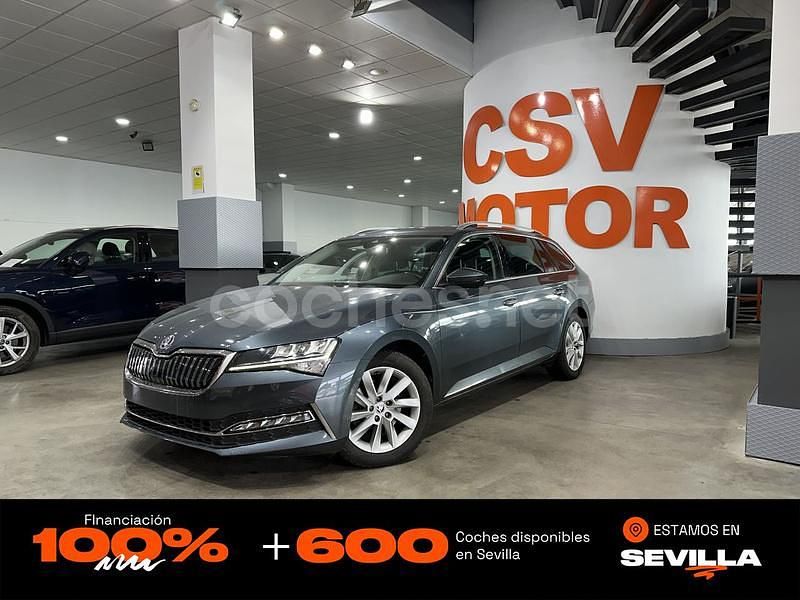 Usado Skoda Superb Ambition 218 CV (160 kW) 2020 Gris / plata Familiar