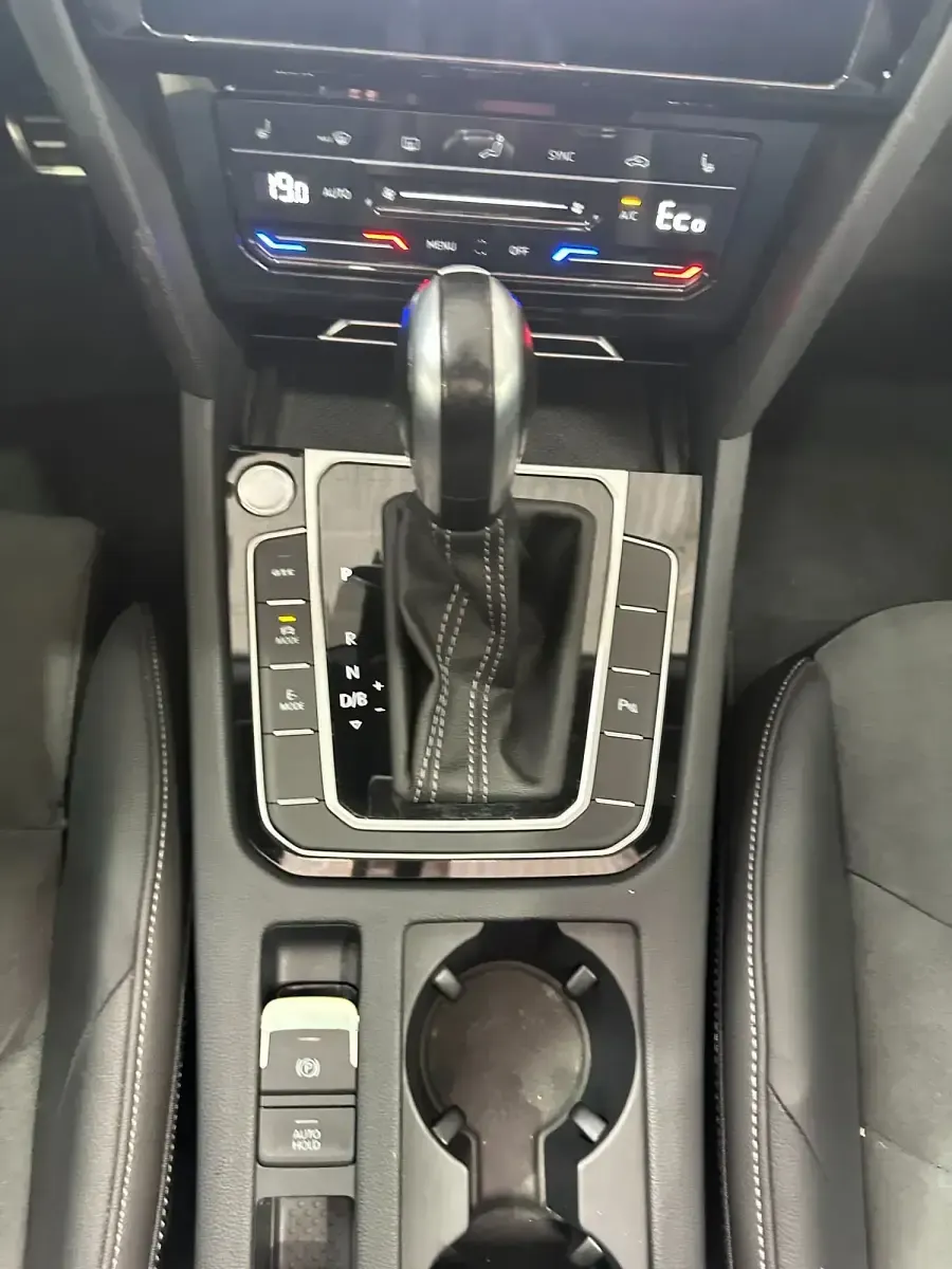 Usado VW Arteon R-line 218 CV (160 kW) 2022 Rojo