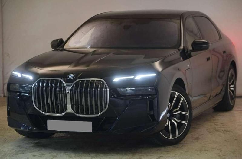 Usado BMW 750e M Sport 489 CV (359 kW) 2025 Negro Berlina