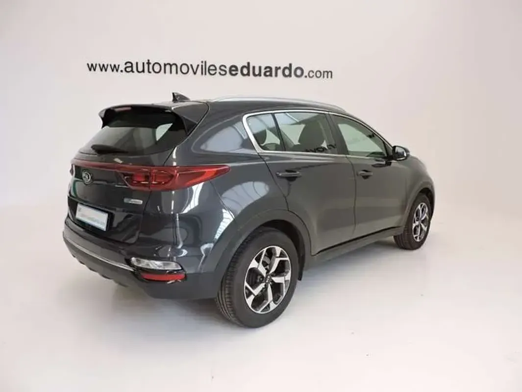 Usado Kia Sportage 136 CV (100 kW) 2021 Azul SUV