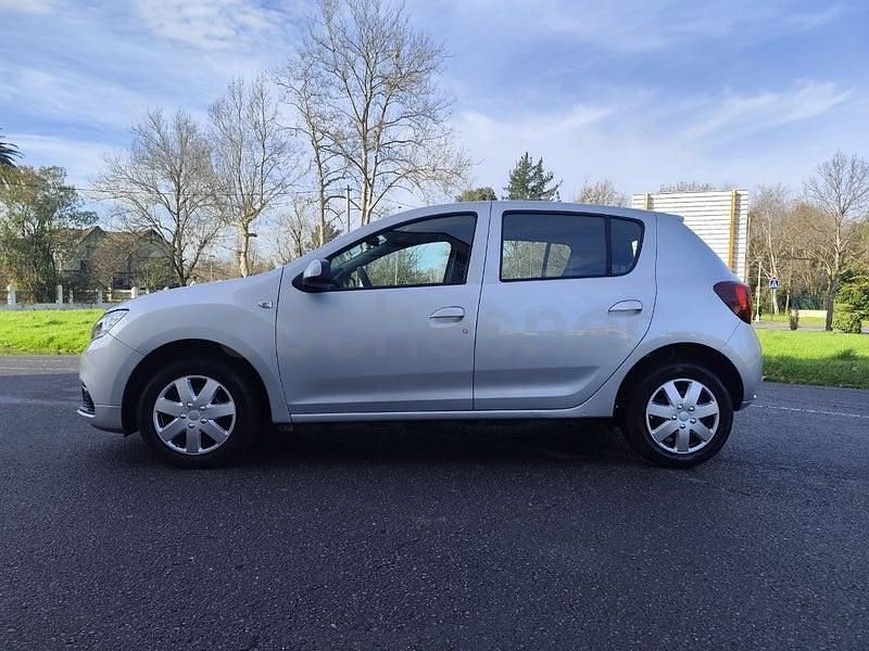 Usado Dacia Sandero Lauréate 75 CV (55 kW) 2017 Gris / plata Berlina