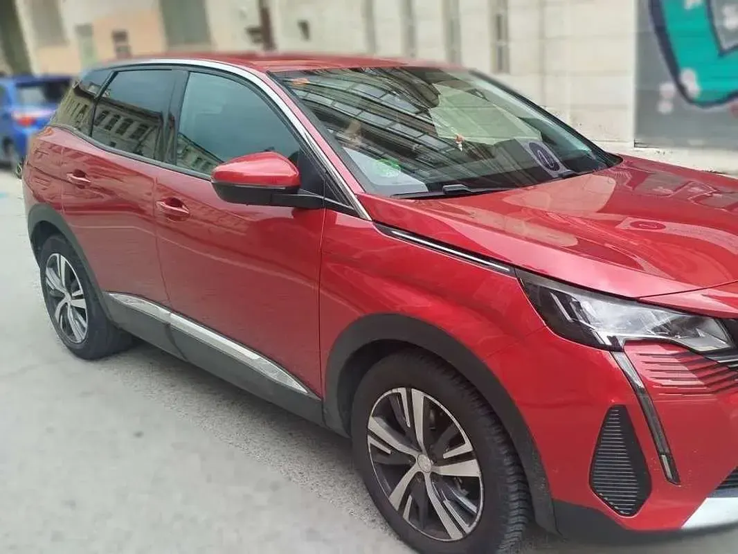 Usado Peugeot 3008 Allure 131 CV (96 kW) 2021 Rojo SUV
