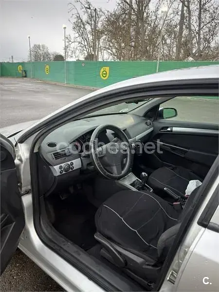 Usado Opel Astra Enjoy 100 CV (73 kW) 2005 Gris / plata Berlina