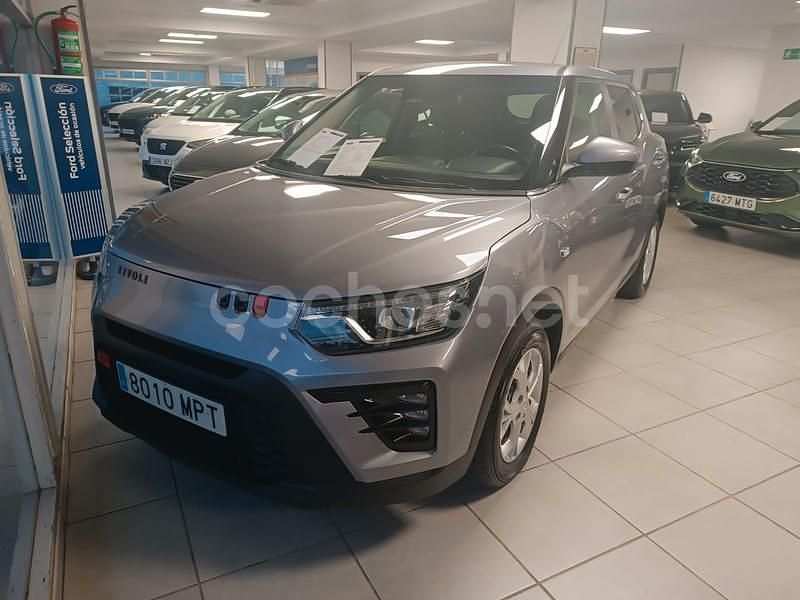 Gris / plata Usado 2024 Ssangyong (KGM) Tivoli SUV | 16.990 € (Precio justo) - Imagen 1/4