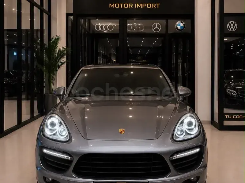 Usado Porsche Cayenne Turbo 520 CV (382 kW) 2014 Gris / plata SUV