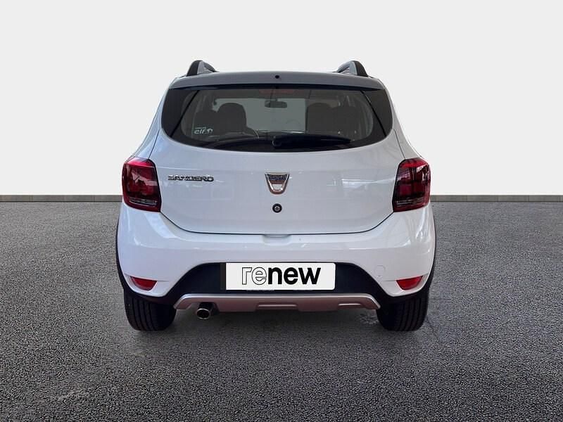 Usado Dacia Sandero Stepway Ambiance 90 CV (66 kW) 2017 Blanco Berlina