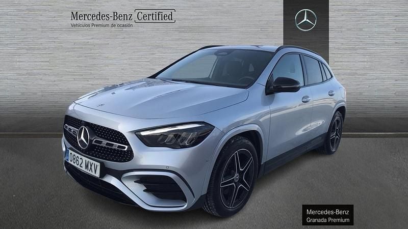 Usado Mercedes GLA200 150 HP (110 kW) 2025 Cinzento SUV