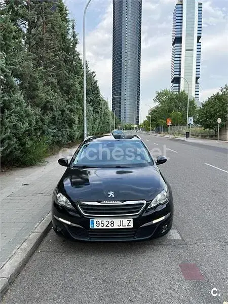 Usado Peugeot 308 SW Style 130 CV (95 kW) 2016 Negro Familiar