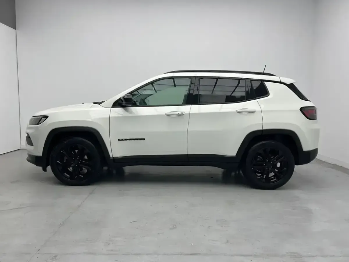 Usado Jeep Compass Night Eagle 130 CV (95 kW) 2022 Blanco SUV