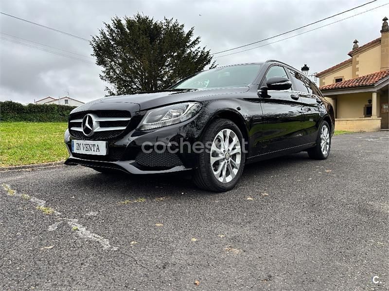 Usado Mercedes C200 Elegance 136 CV (100 kW) 2015 Negro Familiar