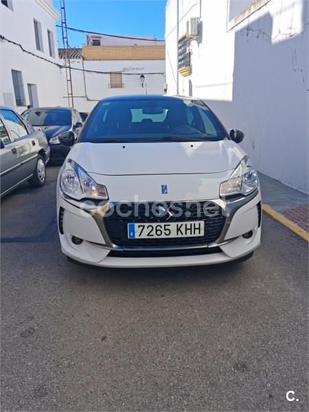 Blanco Usado 2018 DS Automobiles DS3 Berlina | 8399 € (Buen precio) - Imagen 1/4