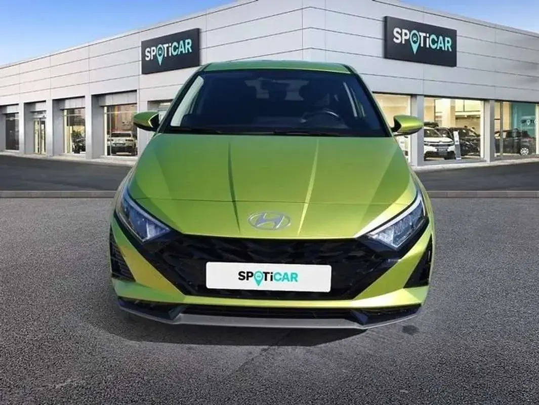 Usado Hyundai i20 101 CV (74 kW) 2025 Amarillo Utilitario