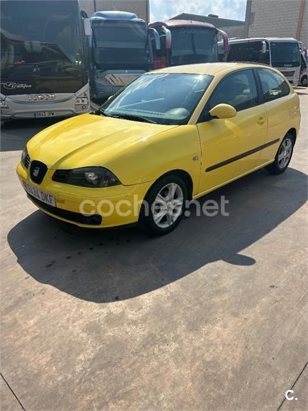 Amarillo Usado 2005 Seat Ibiza Stella Berlina | 2500 € (Precio justo) - Imagen 1/4