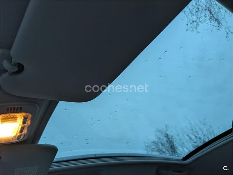 Usado Peugeot 207 Active 95 CV (69 kW) 2011 Negro Familiar