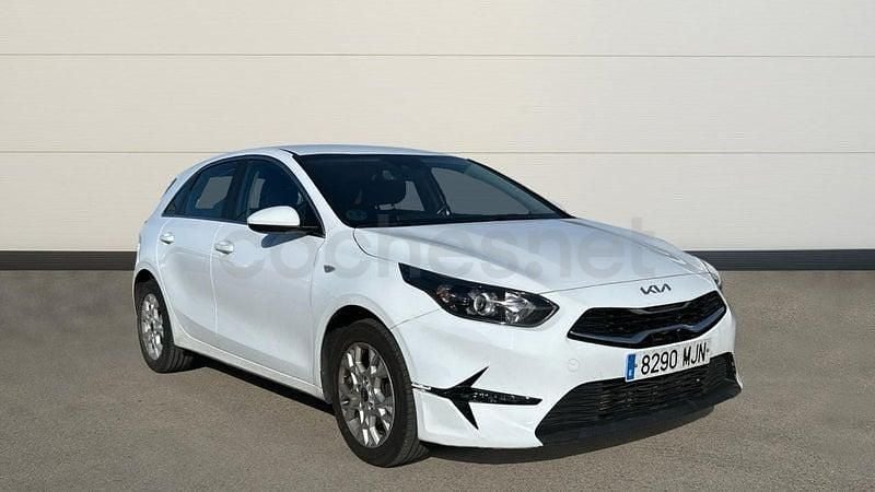 Usado Kia Ceed 136 CV (100 kW) 2023 Blanco Utilitario