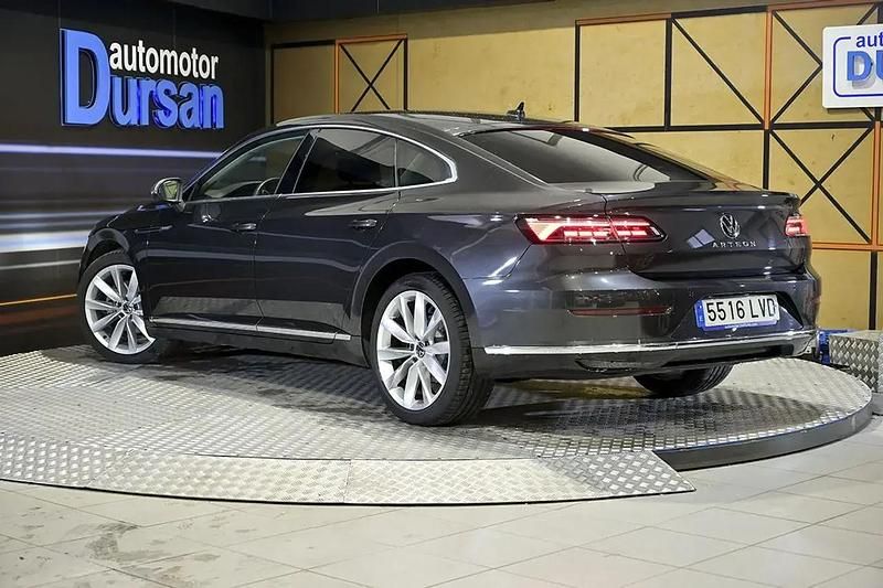 Usado VW Arteon Elegance 150 HP (110 kW) 2021 Cinzento Sedan