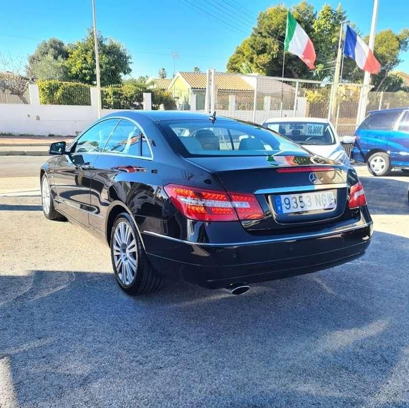 Usado Mercedes E250 Elegance 204 CV (150 kW) 2010 Negro Berlina