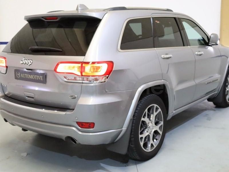 Usado Jeep Grand Cherokee Overland 250 CV (183 kW) 2020 Gris / plata SUV