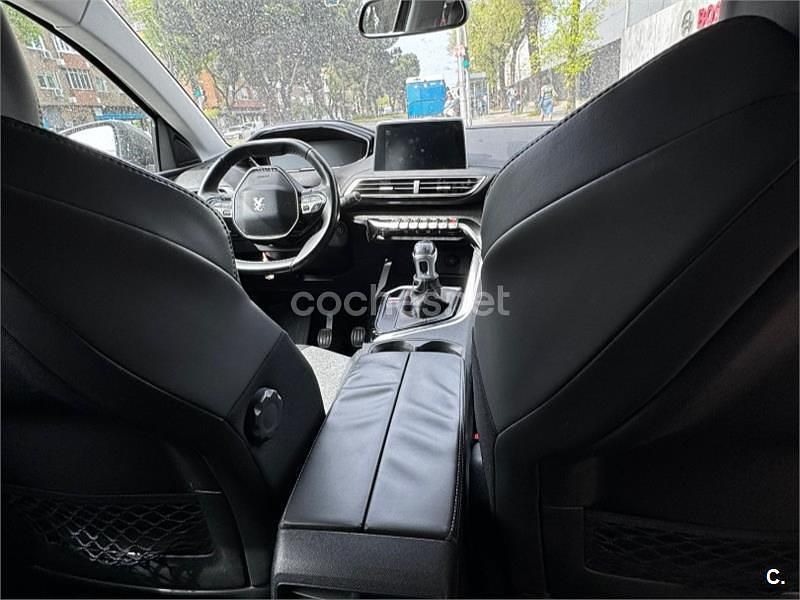 Usado Peugeot 3008 Active 130 CV (95 kW) 2017 Gris / plata SUV