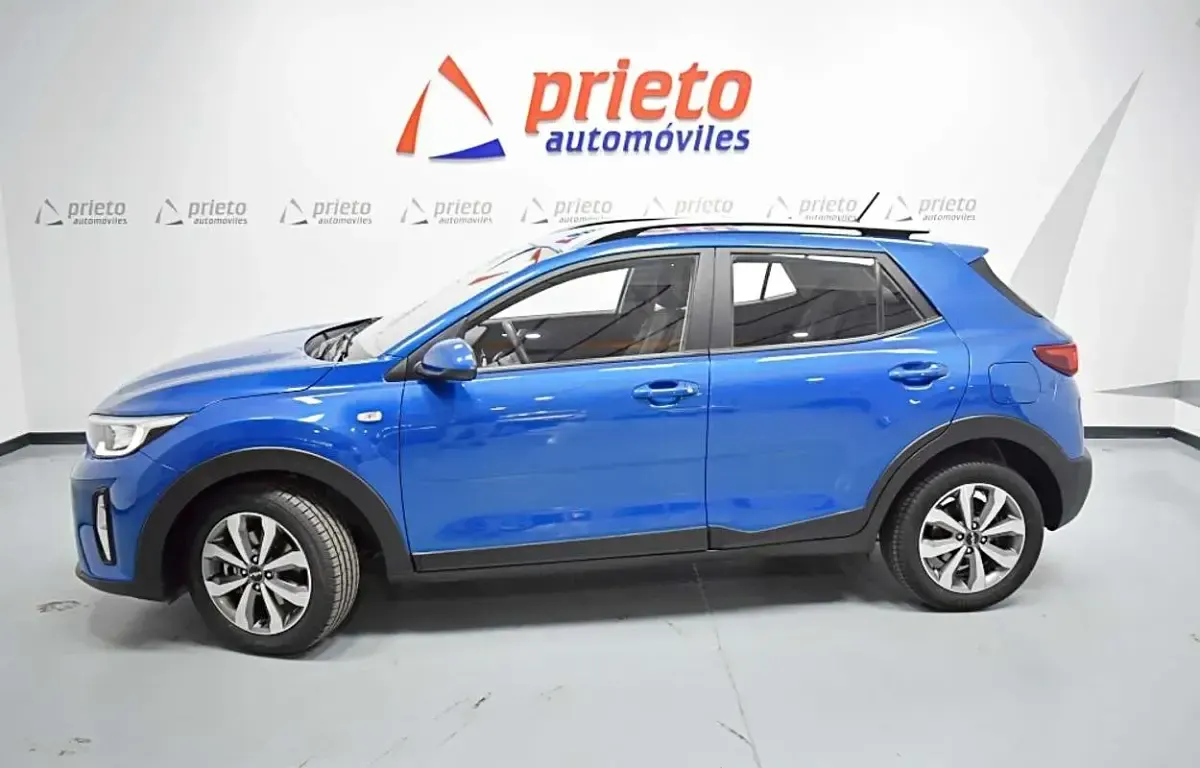 Usado Kia Stonic 84 CV (61 kW) 2022 Azul SUV