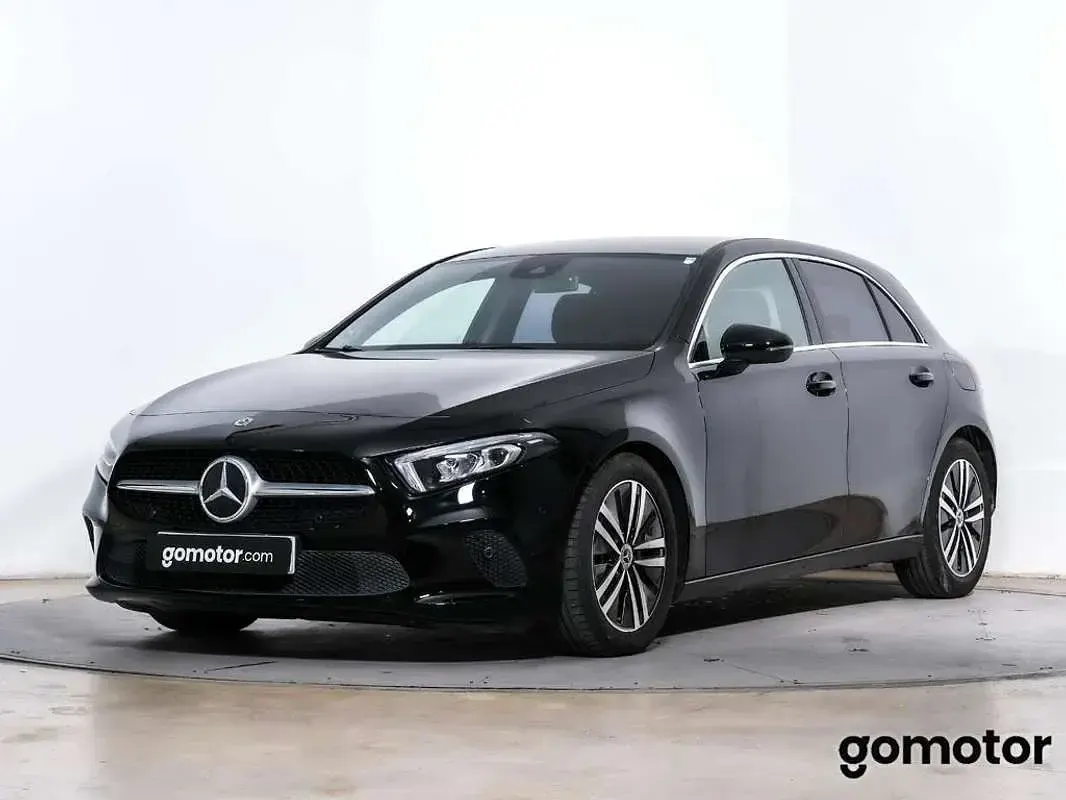 Usado Mercedes A180 116 CV (85 kW) 2021 Negro Berlina