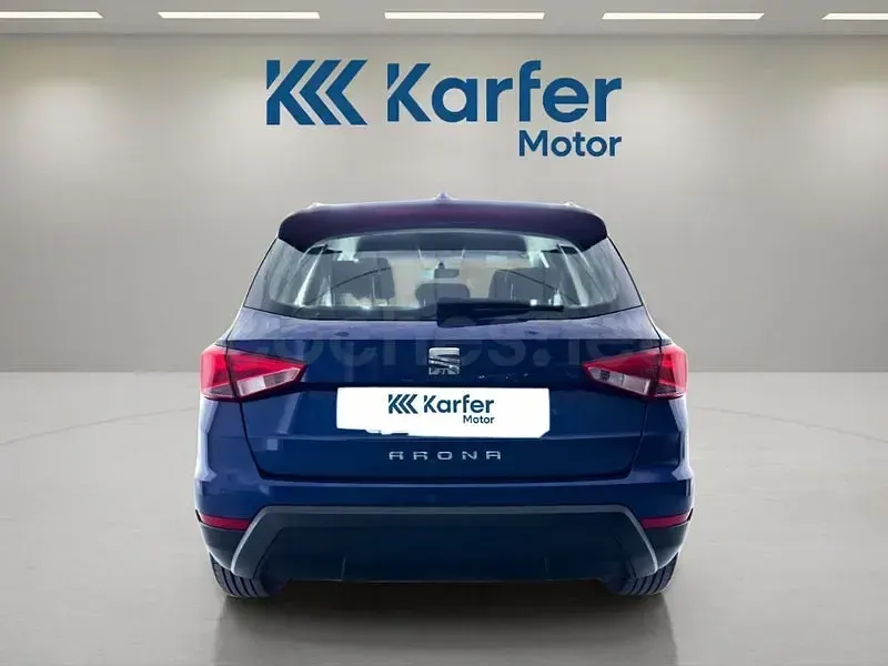 Usado Seat Arona Style 110 CV (80 kW) 2021 Azul SUV