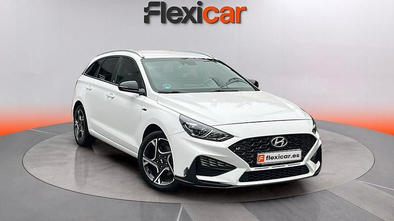 Usado Hyundai i30 N Line 120 CV (88 kW) 2023 Blanco Berlina