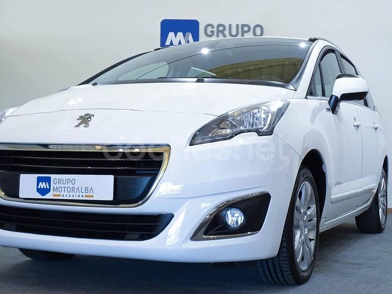 Usado Peugeot 5008 Style 131 CV (96 kW) 2015 Blanco Monovolumen