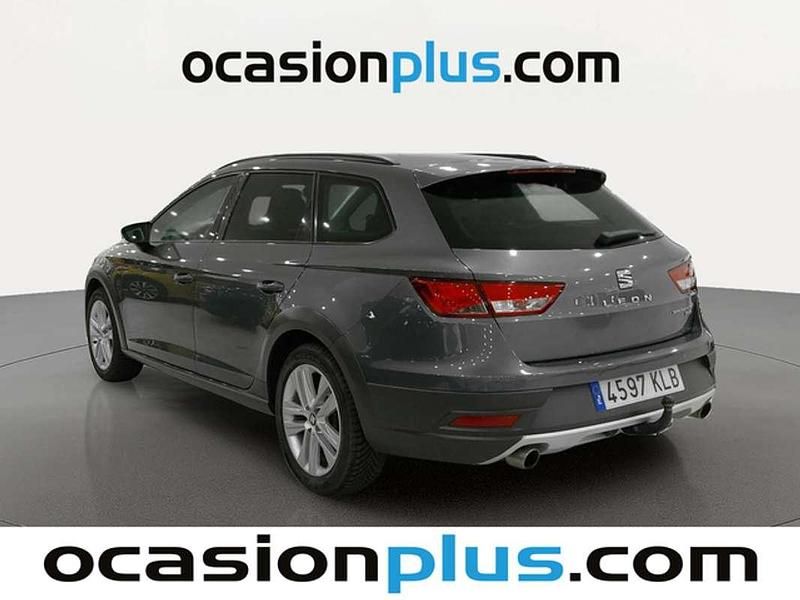 Usado Seat Leon SC FR 179 CV (131 kW) 2018 Gris Utilitario