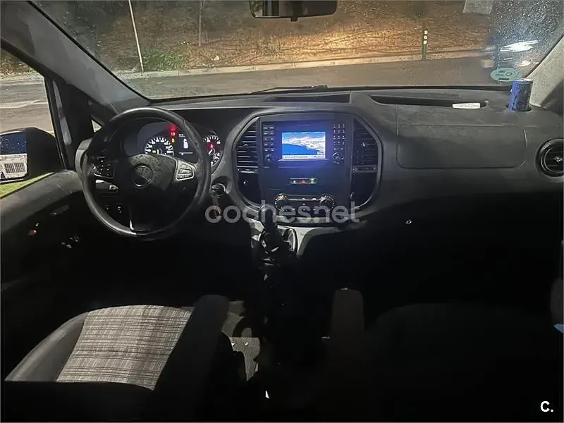 Usado Mercedes Vito Marco Polo 114 CV (83 kW) 2017 Gris / plata Van