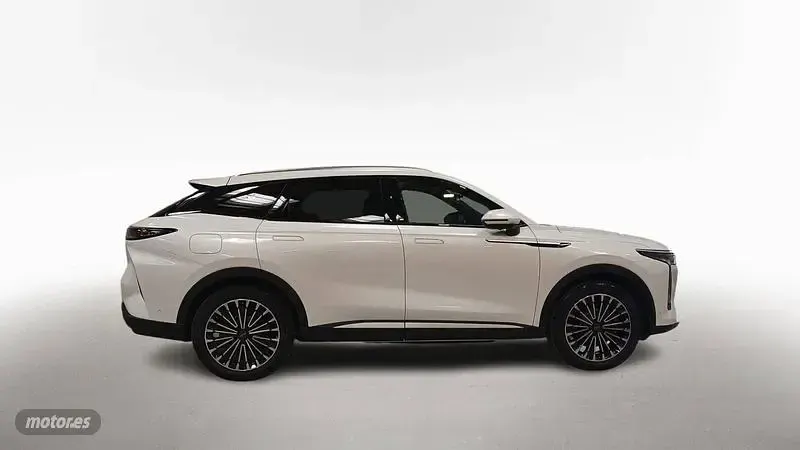 Usado Omoda 9 537 CV (394 kW) 2026 Blanco SUV