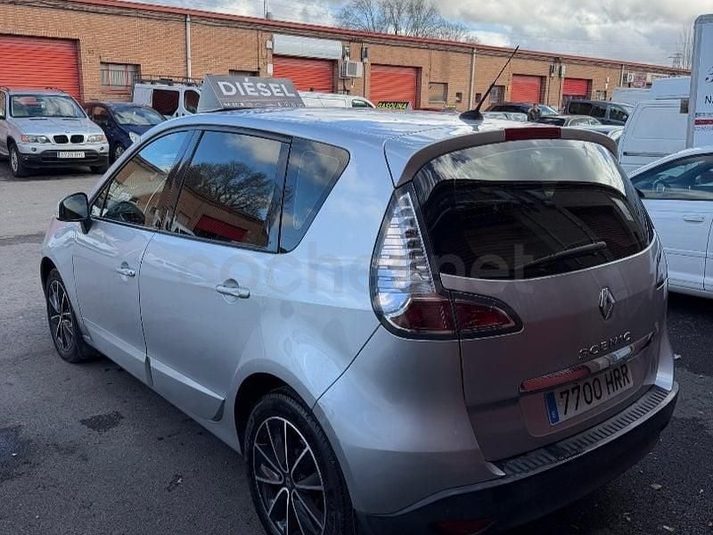 Usado Renault Scénic III Dynamique 110 CV (80 kW) 2013 Gris / plata Monovolumen