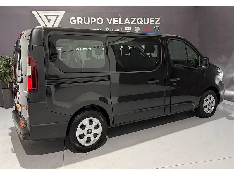 Usado Renault Trafic 150 CV (110 kW) 2024 Negro Monovolumen