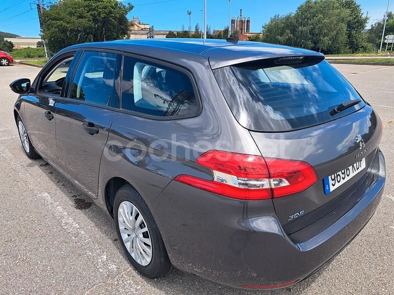 Usado Peugeot 308 SW Active 120 CV (88 kW) 2018 Marrón Familiar