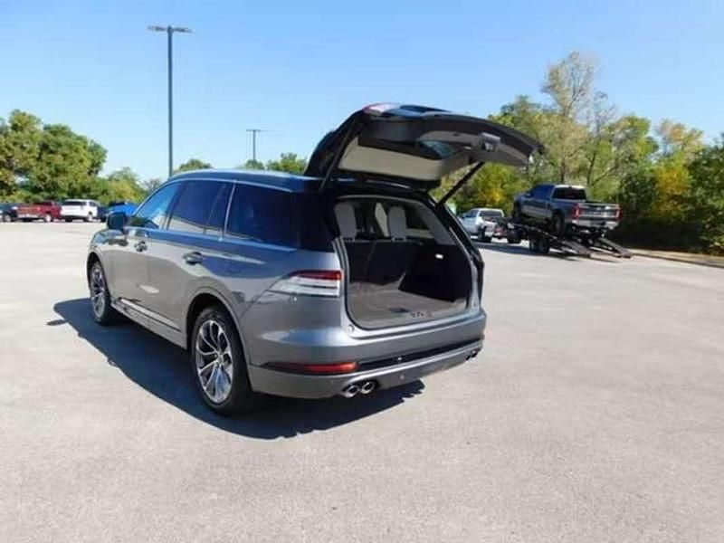 Usado Lincoln Aviator 400 CV (294 kW) 2023 Gris SUV