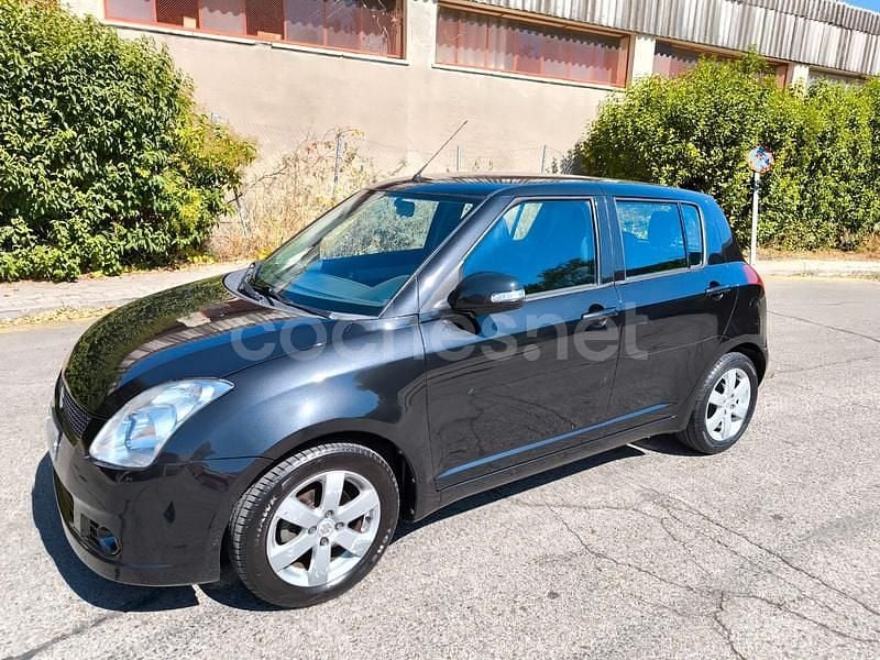 Negro Usado 2011 Suzuki Swift GLX Berlina | 5490 € (Precio justo) - Imagen 1/4