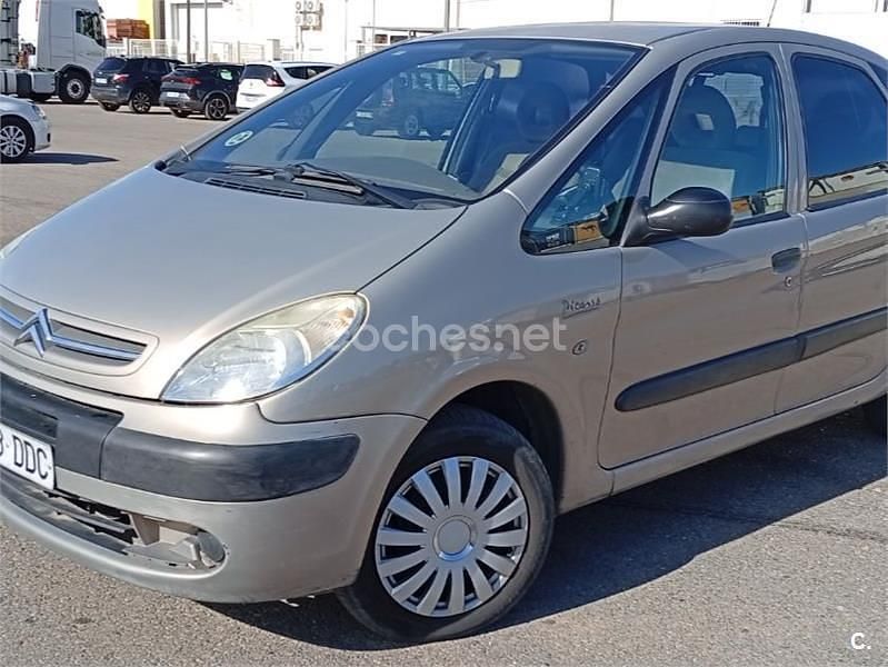 Beige Usado 2004 Citroën Xsara Picasso Monovolumen | 2300 € (Precio justo) - Imagen 1/4