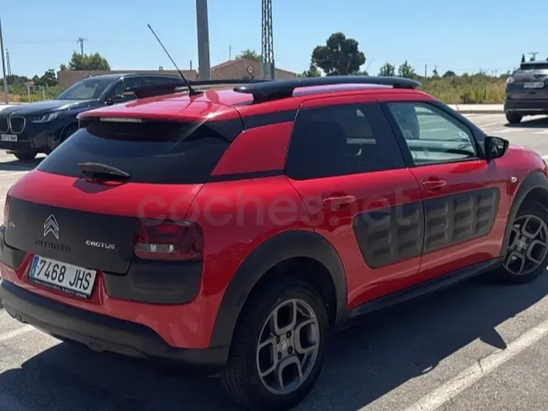 Usado Citroën C4 Cactus Shine Edition 100 CV (73 kW) 2015 Rojo Utilitario