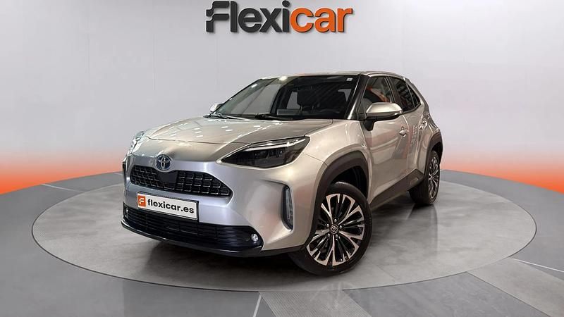 Usado Toyota Yaris Hybrid Style 116 CV (85 kW) 2022 Gris