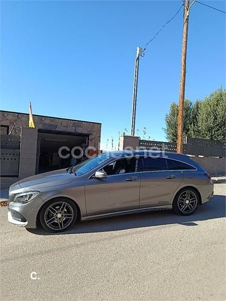 Usado Mercedes CLA200 Shooting Brake AMG line 136 CV (100 kW) 2017 Gris / plata Familiar