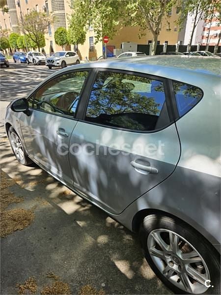 Usado Seat Ibiza Style 105 CV (77 kW) 2010 Gris / plata Berlina