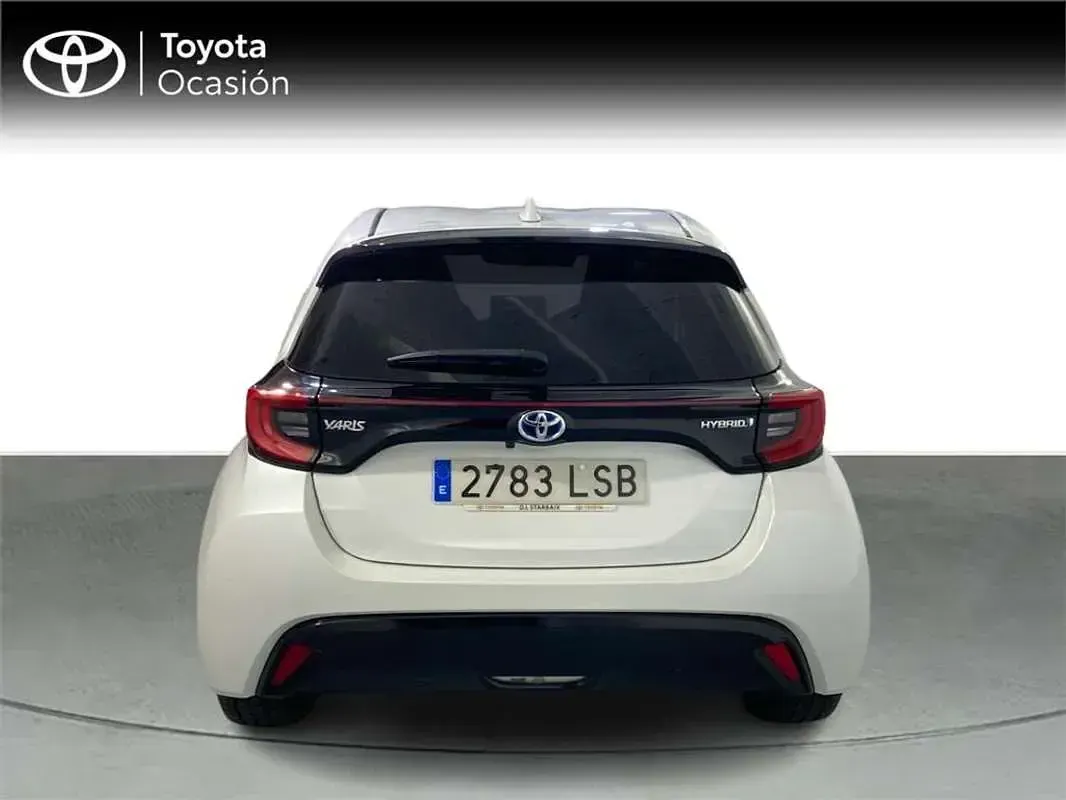 Usado Toyota Yaris Style 116 CV (85 kW) 2021 Blanco Utilitario