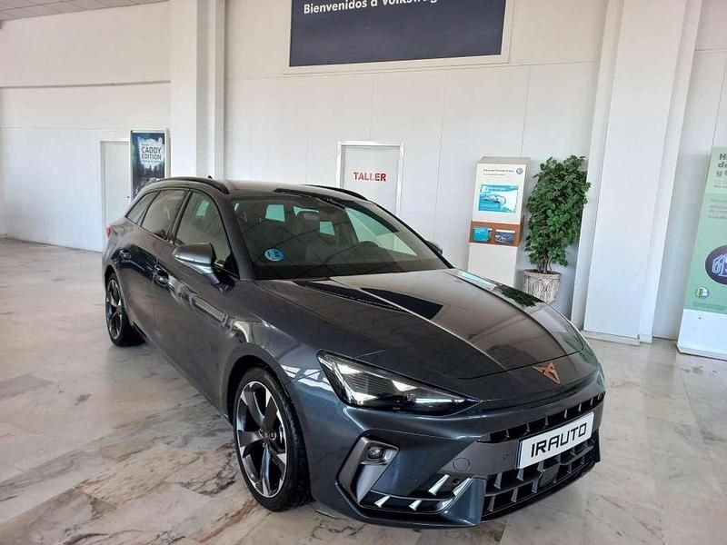 Usado Cupra Leon 150 CV (110 kW) 2025 Gris Familiar